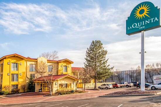 La Quinta Inn & Suites by Wyndham Image HOTELS IN PET FRIENDLY HOTELS THAT ALLOWS DOGS